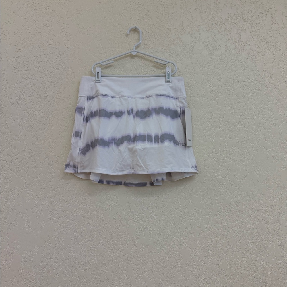 Lululemon tags still on White and Gray Tie-Dye Skirt size 6